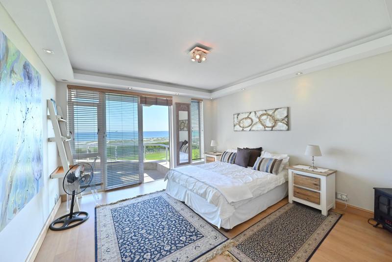 3 Bedroom Property for Sale in Dolphin Beach Western Cape